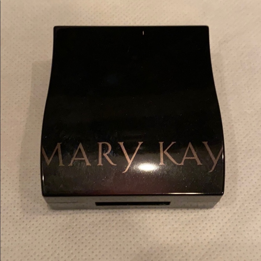 Mary Kay Eyeshadow - Picture 3 of 8